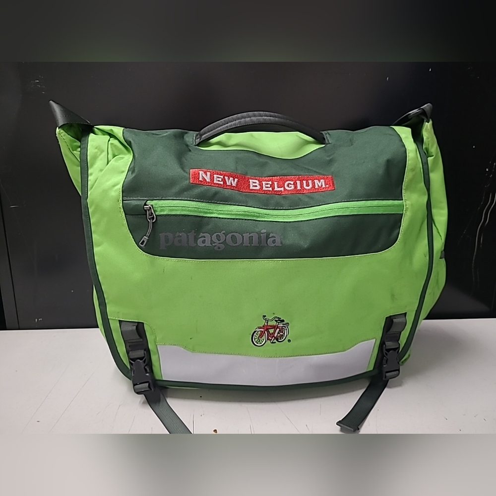 Patagonia Bag Green Cross Body Messenger Laptop Pockets Zip Bag New Belgium BEER